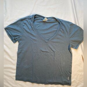 Easy Standard v‎ neck short sleeve tee shirt, size small
